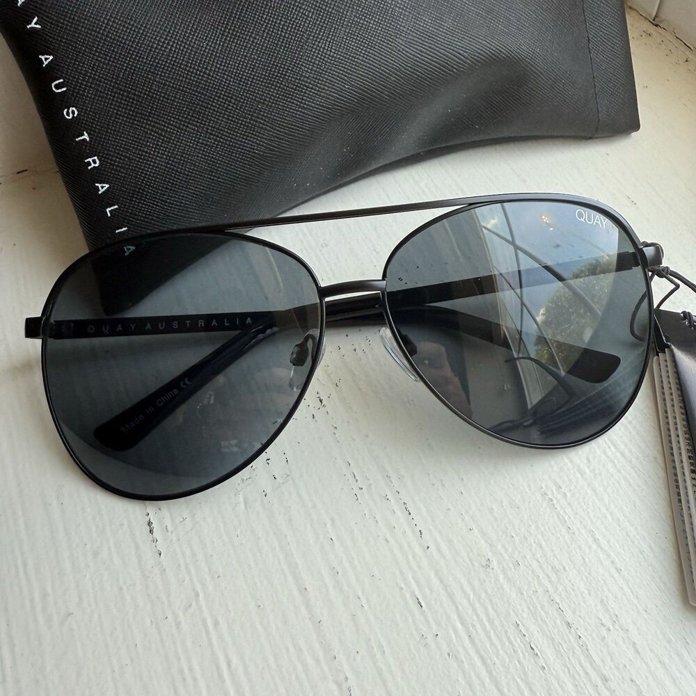 QUAY Australia Sunglasses Vivienne Aviator Black Case Included NWT - Picture 3 of 5